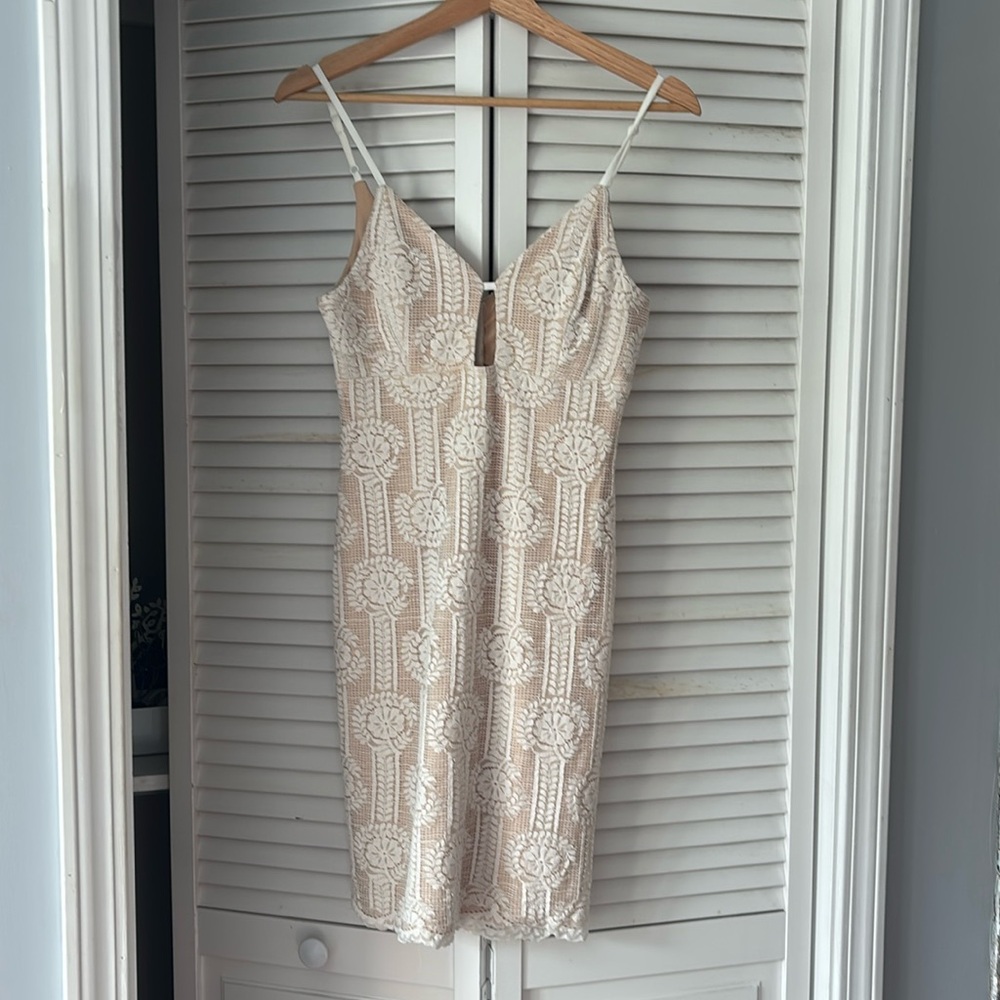 NWT Lulus Avianna White and Beige Lace Bodycon Dress